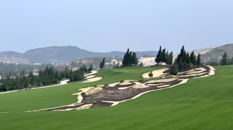 Trải nghiệm đặc biệt trên sân golf đẹp nhất châu Á