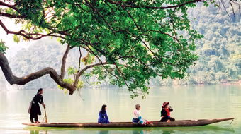 Du ngoạn hồ nước ngọt thiên nhiên lớn nhất Việt Nam