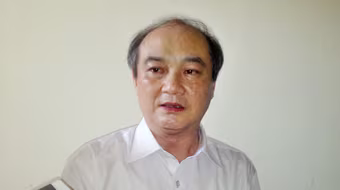 "Tôi nhận được nhiều tin nhắn đề nghị được tặng thưởng Hoàng Xuân Vinh"