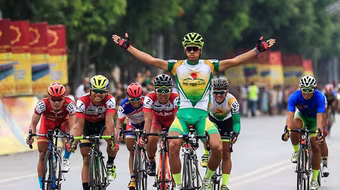 Tay đua Nguyễn Thành Tâm về nhất chặng 5