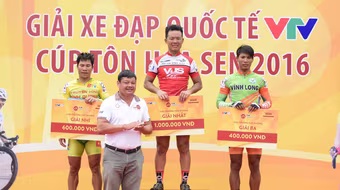 Tay đua Lê Văn Duẩn đoạt hat-trick giải thưởng tại chặng 6