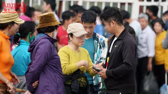 Vé 'chợ đen' trận Việt Nam - Indonesia tăng nhiệt trở lại