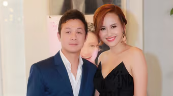 Á quân "The Face" Khánh Ngân vai trần bên MC Anh Tuấn