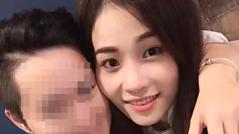 Chị gái Hoa khôi Nam Em trốn bạn gái đồng giới để đi tập kịch