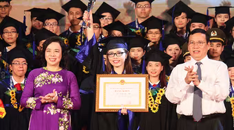 Hà Nội  tuyên dương 100 thủ khoa tốt nghiệp đại học