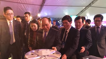 Thủ tướng khuyến khích các hãng ô tô nâng cao tỷ lệ nội địa hóa