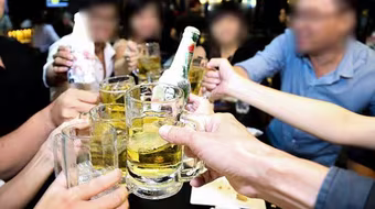 Nghiêm cấm lợi dụng việc đề bạt, bổ nhiệm để "tiệc tùng", nhận quà