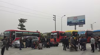 Hà Nội: Nhà xe lại phản đối việc điều chuyển luồng tuyến