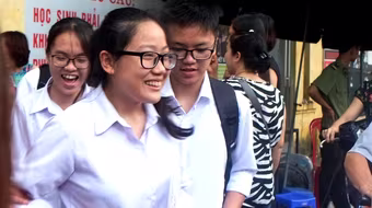 Hà Nội: 300 thí sinh bỏ thi, 3 thí sinh bị đình chỉ thi vì lỗi đáng tiếc