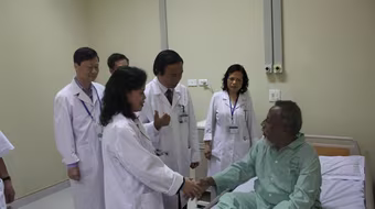 Thứ trưởng Bộ Y tế tham gia hội chẩn cho nghị sĩ dự IPU 132