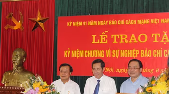 Lãnh đạo thành phố Hà Nội được vinh danh vì sự nghiệp báo chí cách mạng Việt Nam