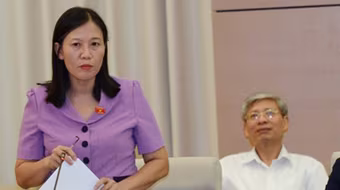 Bổ nhiệm cán bộ ồ ạt lúc chuyển giao nhiệm kỳ khiến dư luận bất bình