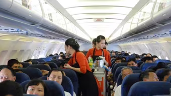 Cấp cứu một hành khách nước ngoài bị ngất xỉu trên máy bay