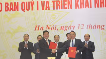 Ông Đinh La Thăng bàn giao nhiệm vụ cho Bộ trưởng Bộ GTVT Trương Quang Nghĩa