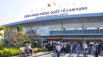 Nhân viên sân bay đánh du khách Trung Quốc bị phạt 10 triệu đồng