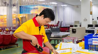 Chuyển phát nhanh DHL ra mắt dịch vụ mới giúp mua sắm quốc tế dễ hơn