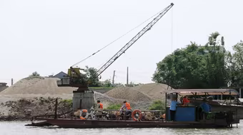Chủ tịch Bắc Ninh bị đe dọa vì quyết dừng dự án khai thác cát: Cục Đường thủy nội địa nói gì?