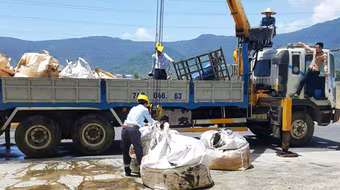 Phát sinh khoảng 800.000 tấn chất thải nguy hại mỗi năm