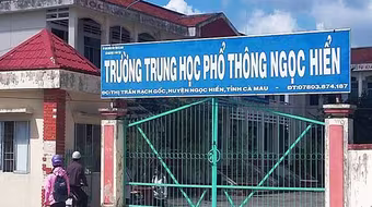 Buộc thôi việc thầy giáo trộm đề thi để gạ tình hàng loạt nữ sinh