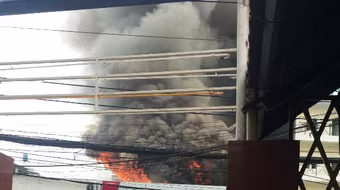 Garage ô tô phát hỏa dữ dội, nhiều tài sản bị thiêu rụi