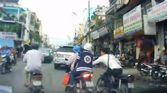 Bắt giữ tên cướp giật táo tợn trên đường phố bị camera ghi lại được