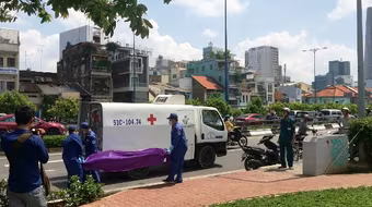 Phát hiện thi thể nam thanh niên trôi dưới kênh