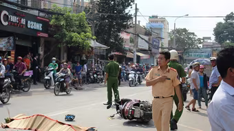 Va chạm với xe tải, người đàn ông tử vong thương tâm