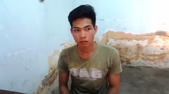 Gã bạn trai giết nữ công nhân bằng 22 nhát dao vừa ra đầu thú