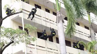 Xem nữ đặc nhiệm Việt Nam "ra tay giải cứu con tin"