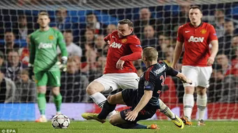 Rooney “phản pháo” về cáo buộc cố tình ăn vạ