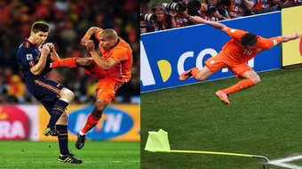 Sốc: Robben thừa nhận “ăn vạ”, Huntelaar tái hiện màn kungfu kinh điển của De Jong
