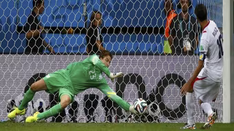 Vào sân 1 phút, người hùng Tim Krul giúp Hà Lan loại Costa Rica ở loạt “đấu súng”