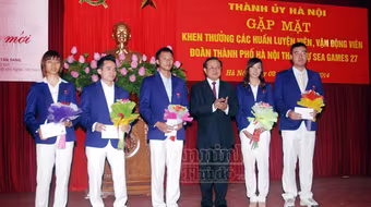Khen thưởng HLV, VĐV Hà Nội đạt thành tích xuất sắc