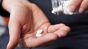 Thận trọng với thuốc giảm đau 