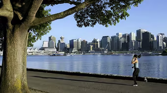 Triệu phú Trung Quốc ồ ạt xin nhập cảnh Canada