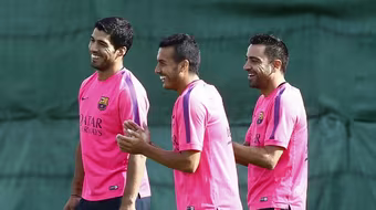 Chùm ảnh: Luis Suarez "ngộ nghĩnh" trong buổi tập đầu tiên cùng Barcelona