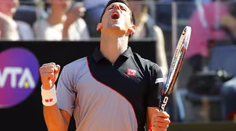 Novak Djokovic "chết hụt" trước Milos Raonic