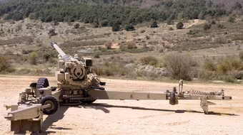 Pháp phát triển lựu pháo xe kéo Trajan