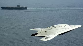 X-47B không cho đối thủ bất kỳ cơ hội nào