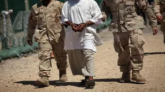 CIA biến tù nhân Guantanamo thành điệp viên hai mang