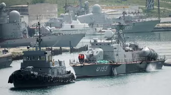 Nga đình chỉ trao trả vũ khí tại Crimea cho Ukraine 