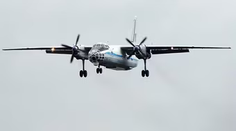 Máy bay trinh sát Ukraine bị tấn công gần sân bay Lugansk