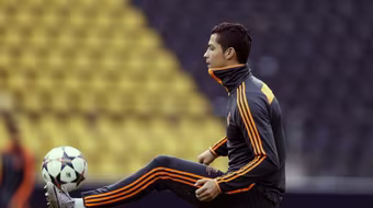 Ronaldo trở lại tập luyện trước "đại chiến" Bayern