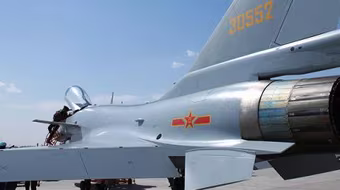 J-15 có thể đánh bại F-35B trong cuộc xung đột giới hạn?