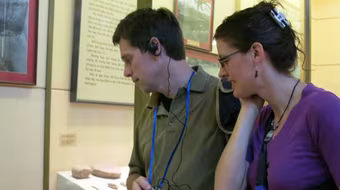 Tham quan bảo tàng không cần hướng dẫn viên