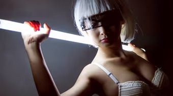 Xuân Thùy “diện” nội y hóa thân thành "cô gái đến từ tương lai"