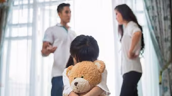 Quy định của pháp luật về quyền yêu cầu thay đổi người nuôi con