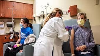 Vaccine đạt hiệu quả cao trong ngăn ngừa bệnh nhân Covid-19 chuyển biến nặng 