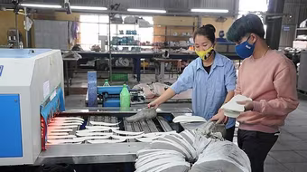 Không thể trì hoãn tăng lương tối thiểu vùng