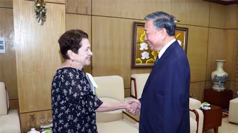 Hoạt động nhân đạo tiếp tục trở thành một trụ cột trong quan hệ Việt Nam - Mỹ 